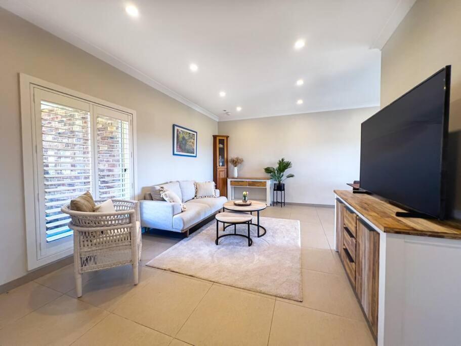 Beachside Seaview House With Private Pool * Sydney
