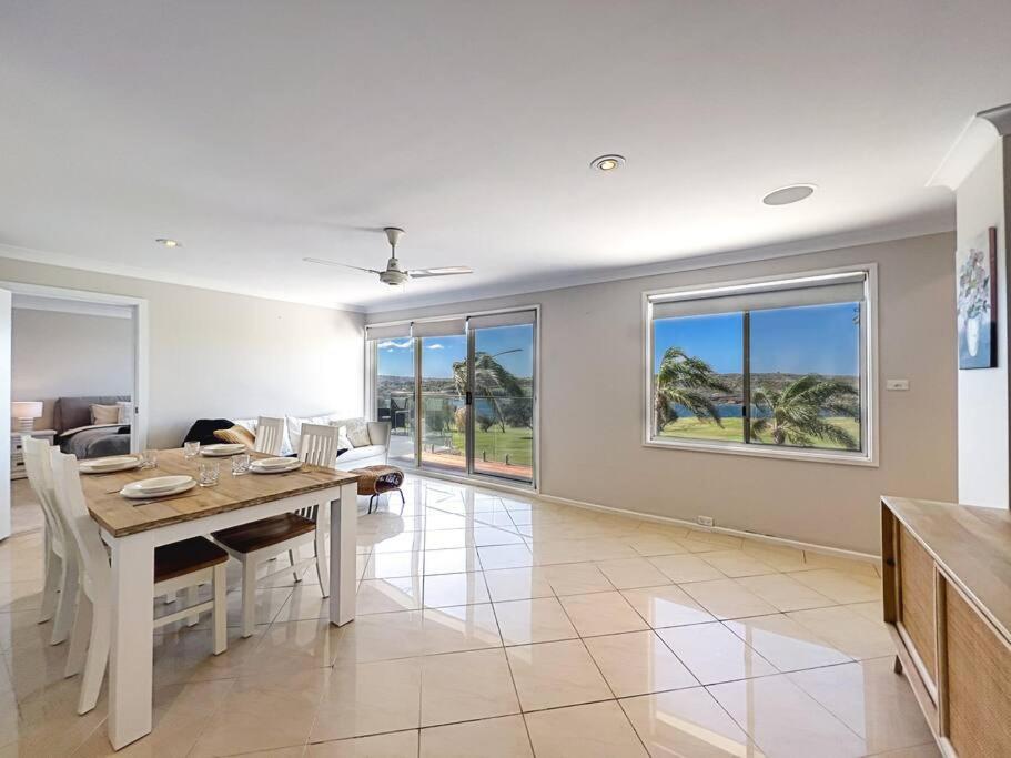 Beachside Seaview House With Private Pool Holiday home Sydney