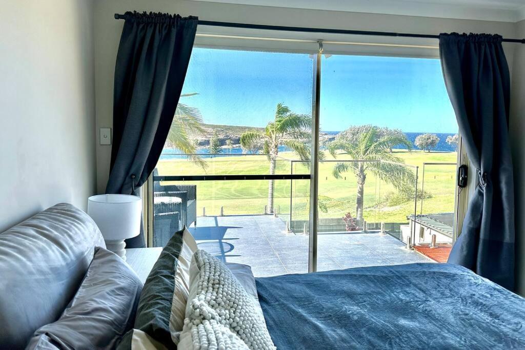 Beachside Seaview House With Private Pool Holiday home Sydney